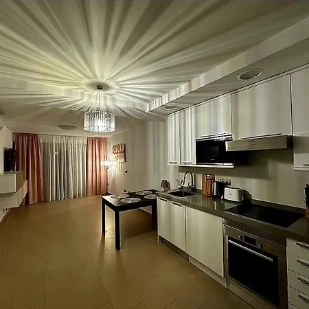 с 2 спальнями Apartment *